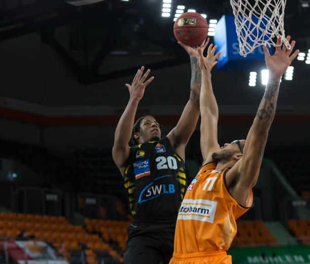 而是他在 而是他在