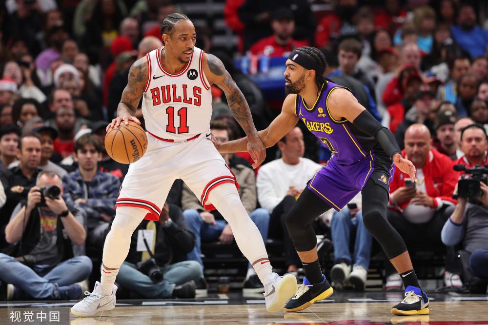 多个方面的 多个方面的